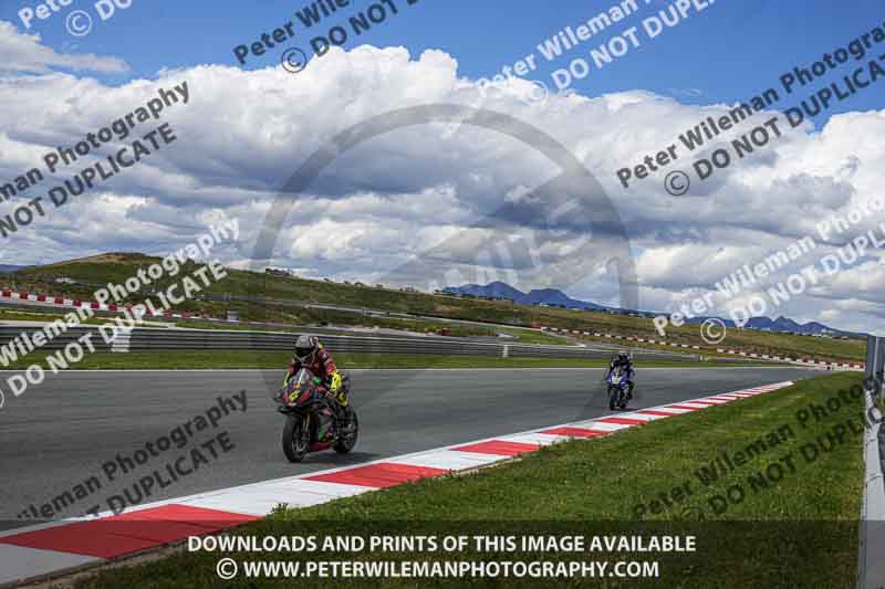cadwell no limits trackday;cadwell park;cadwell park photographs;cadwell trackday photographs;enduro digital images;event digital images;eventdigitalimages;navarra;no limits trackdays;peter wileman photography;racing digital images;trackday digital images;trackday photos